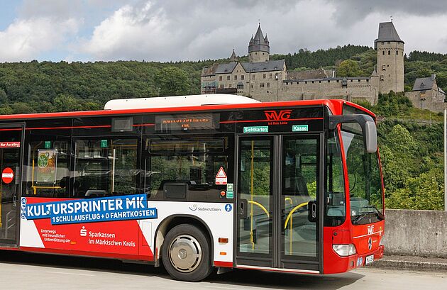 Kultursprinter des Märkischen Kreis vor der Burg Altena